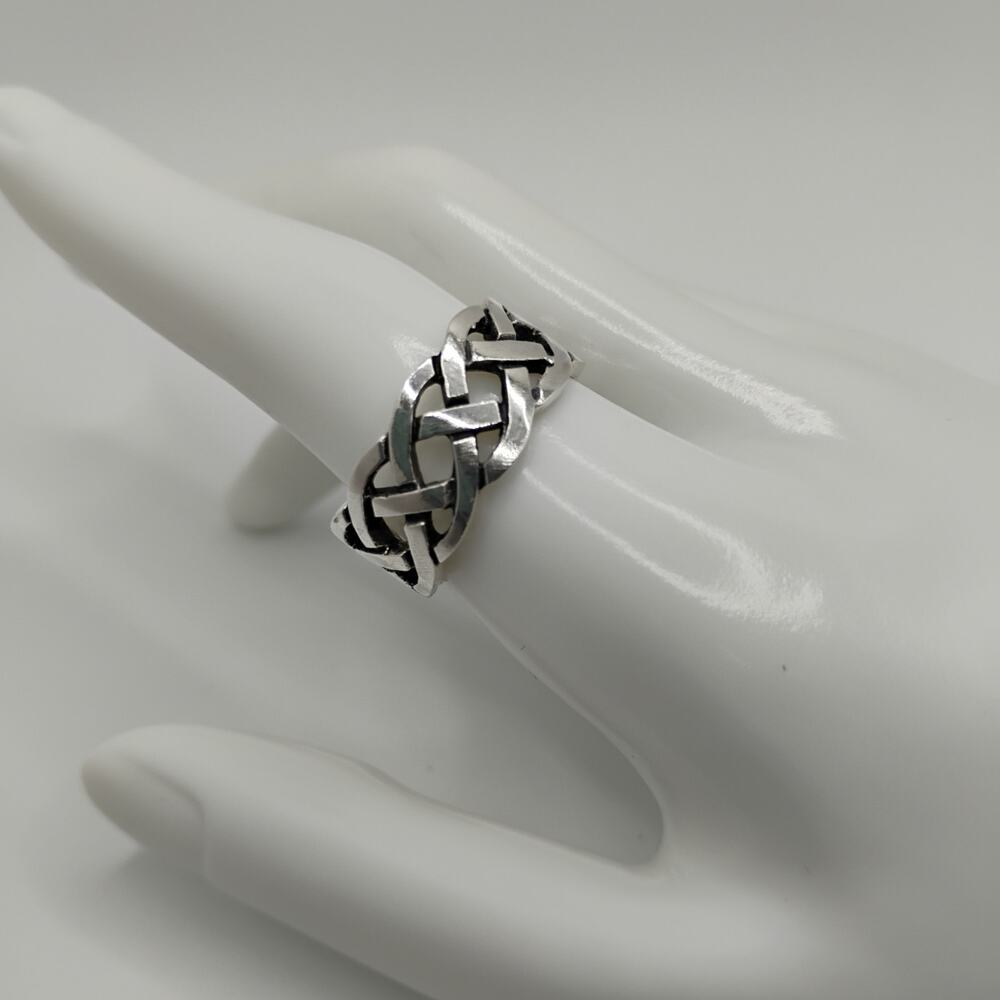 Celtic Knot Band in Sterling Silver Sz 10